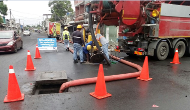 Bild: Sanierung Abwassernetz in Ecuador