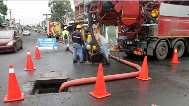 Bild: Sanierung Abwassernetz in Ecuador